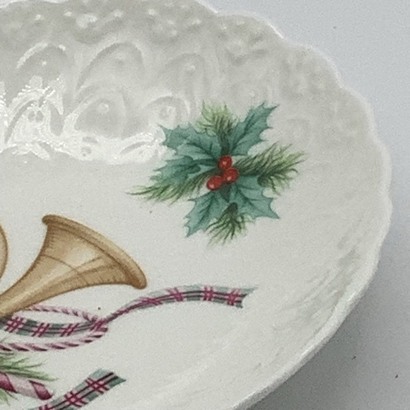 Mikasa Noel Heart Shaped Christmas Candy/Trinket Dish - Picture 6 of 9